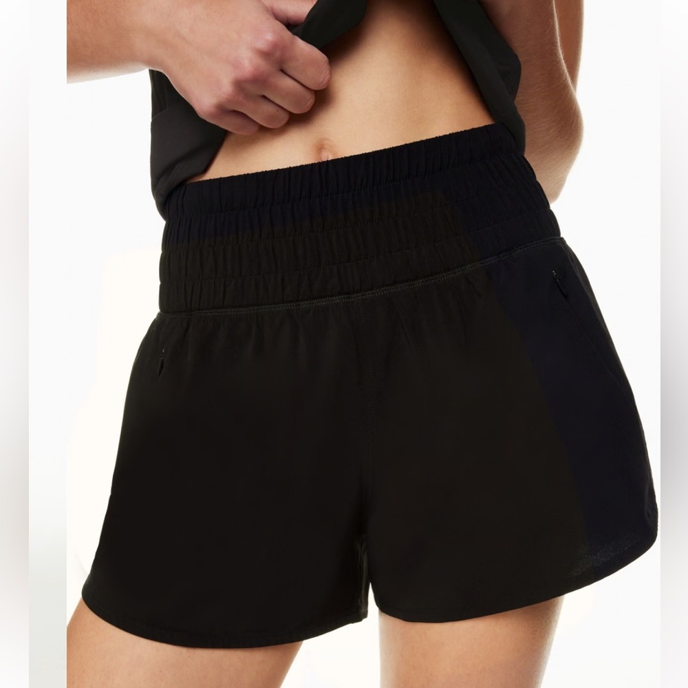 Aritzia TnAction TnaMOVE Endurance Shorts Black High Waist